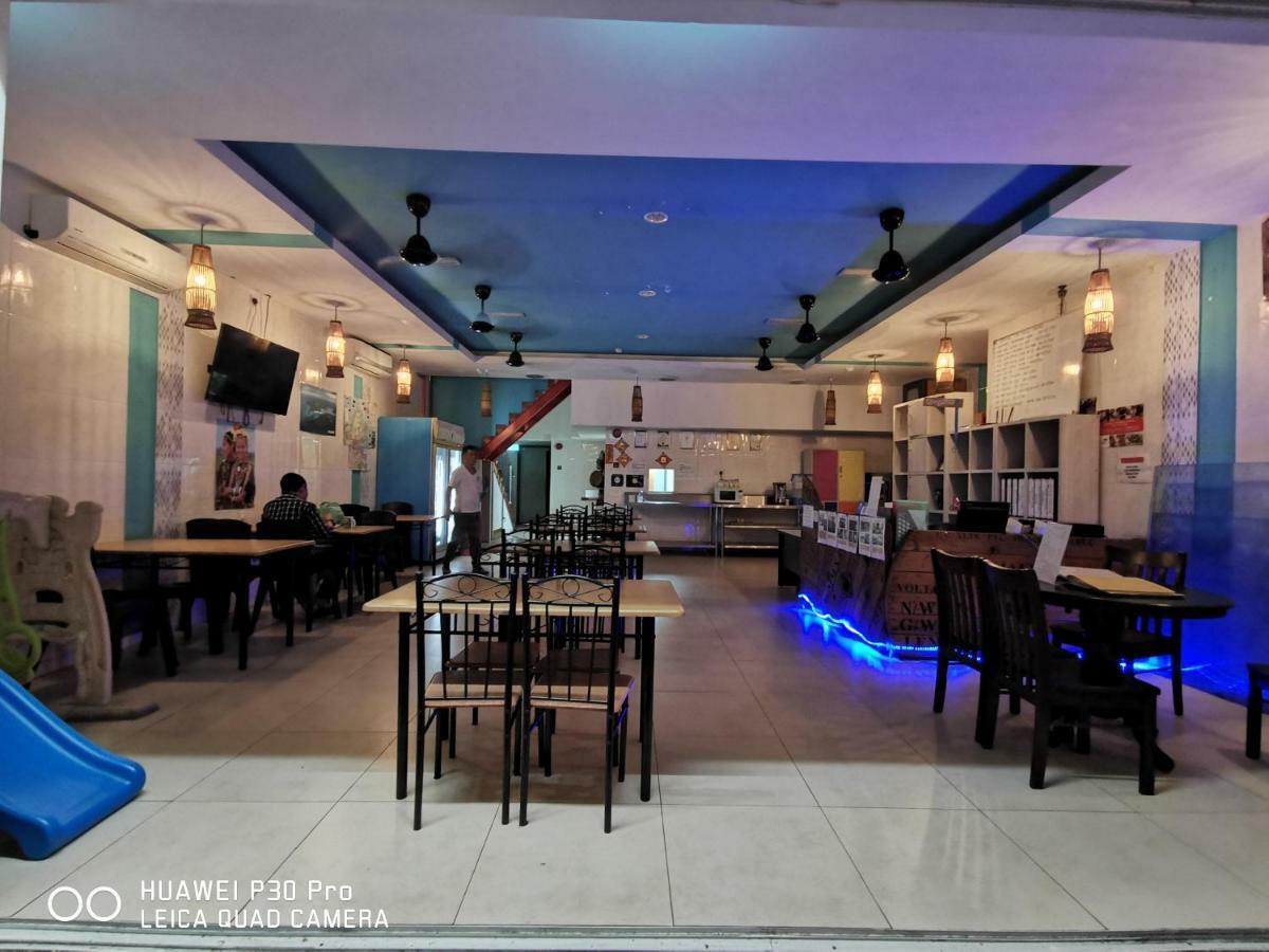 Halo Hostel Kota Kinabalu Esterno foto