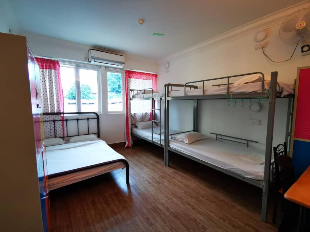 Halo Hostel Kota Kinabalu Esterno foto