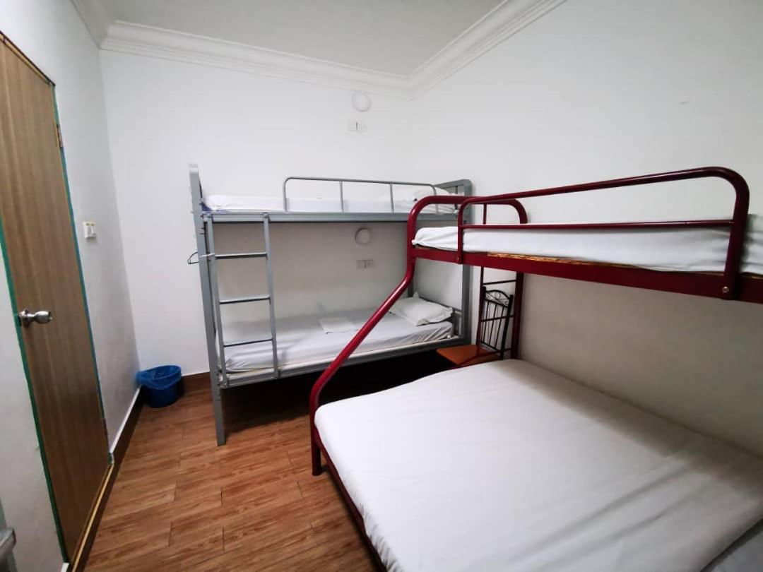 Halo Hostel Kota Kinabalu Esterno foto