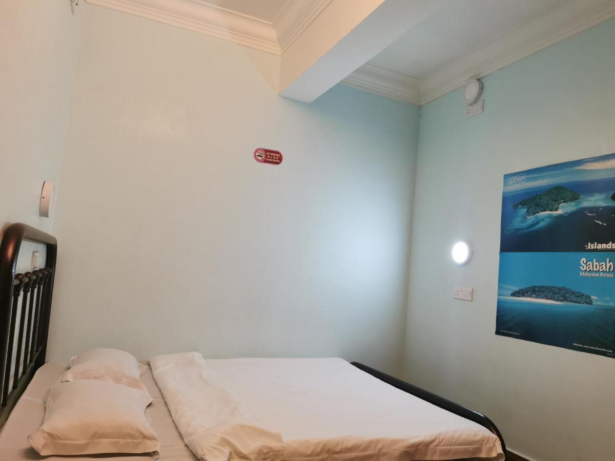 Halo Hostel Kota Kinabalu Esterno foto